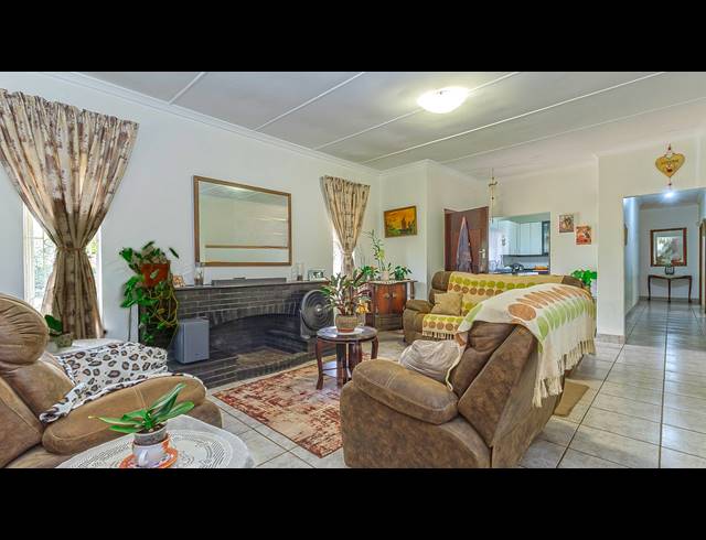 5 BEDROOM HOUSE FOR SALE IN GILLITTS